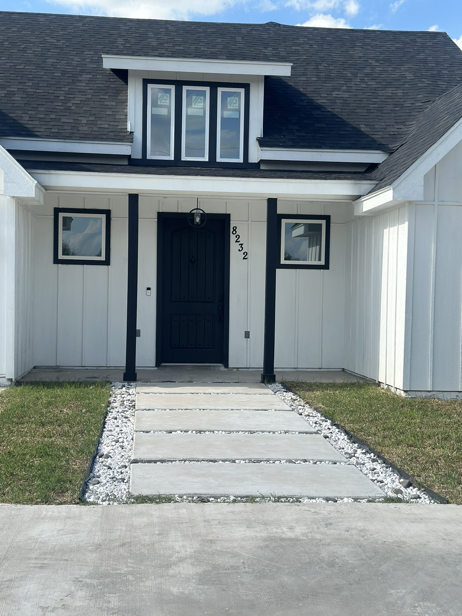 Farm style home on 5 mile line